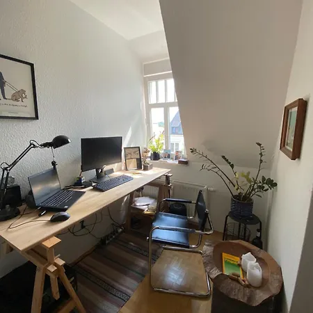 100qm Designer-altbau-wohnung Apartment *